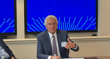 Caiado debate parcerias sobre terras raras com número 2 da diplomacia dos EUA